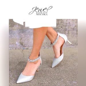 Badgley Mischka Jewel Raleigh Silver Glitter Rhinestone Pointed-Toe Pumps 10